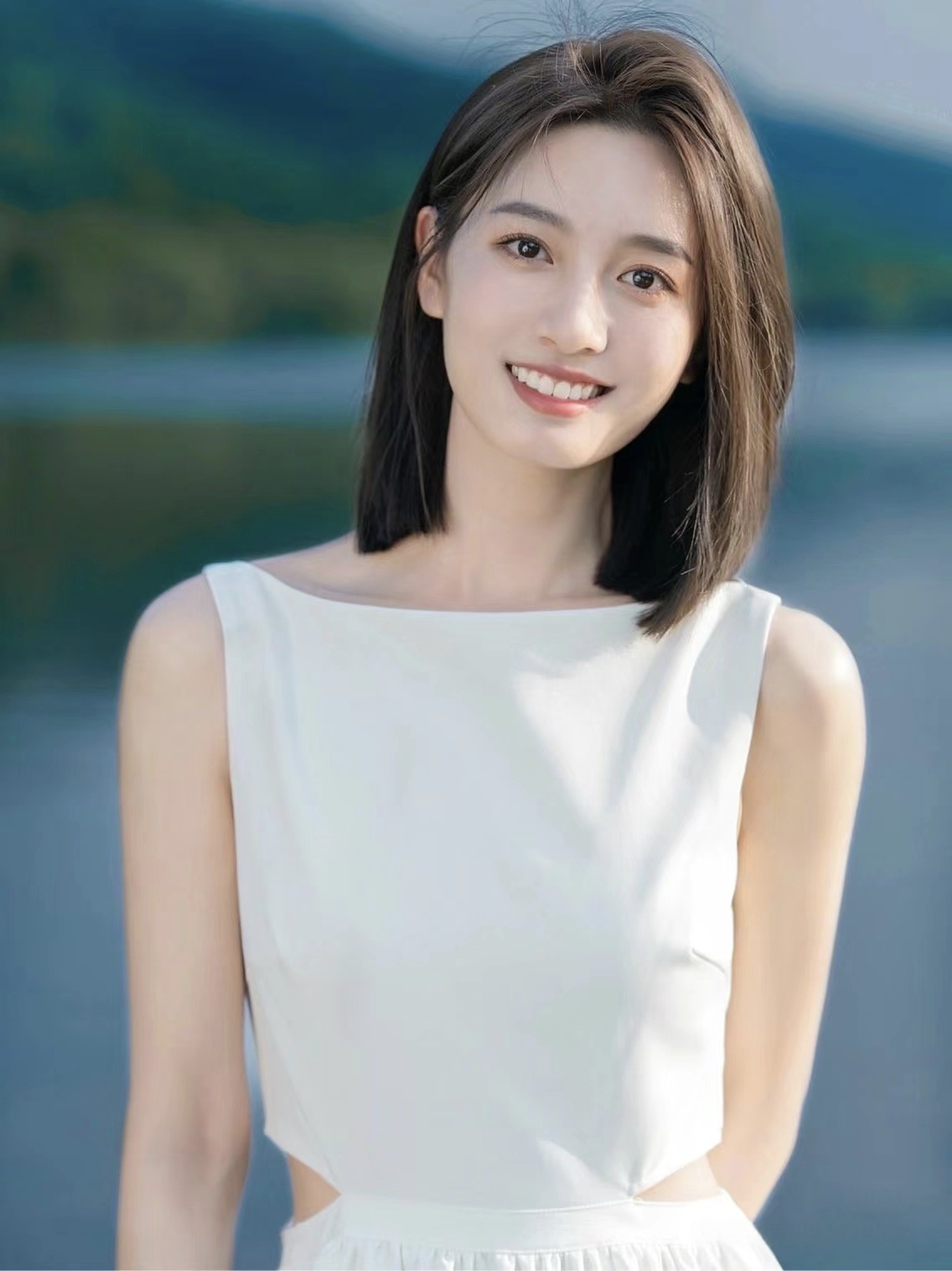 短发女生-短发女生烫发