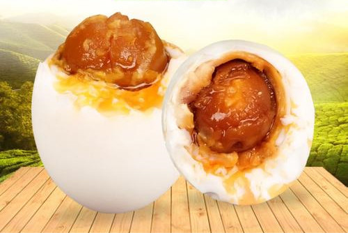 孕妇能吃咸鸭蛋吗_(孕妇能吃咸鸭蛋吗有什么好处)