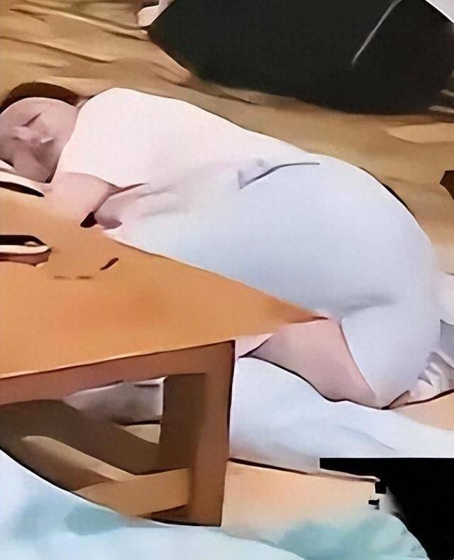 躺着腰疼_(躺着腰疼是什么原因?女性)